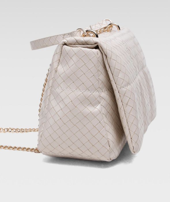 Нова дамска чанта бежова