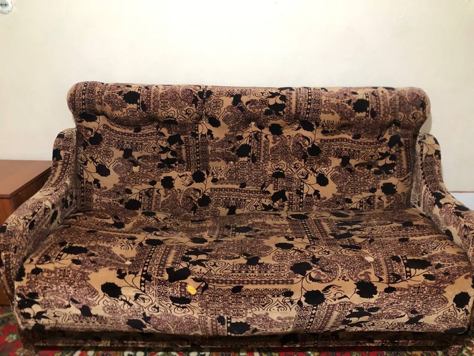 Divan va 2 ta kreslo