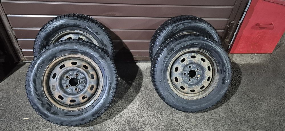 Продам шины зимние  с дисками