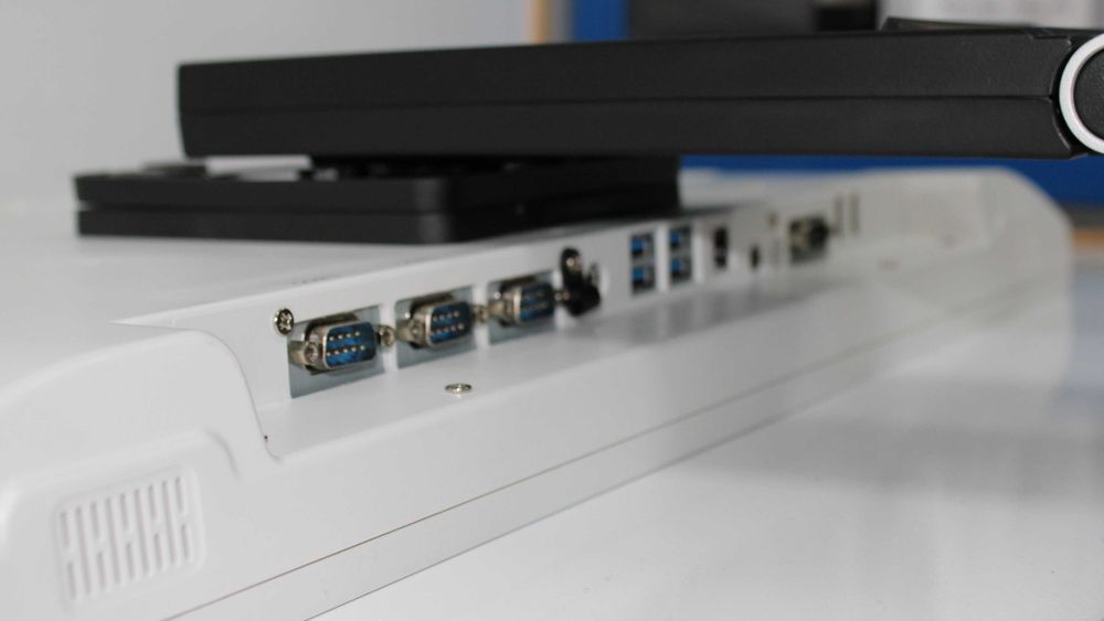 Реновиран тъч компютър 23.6″ AiO IPS – Intel Core i5, 8GB RAM, SSD, 2× HDMI