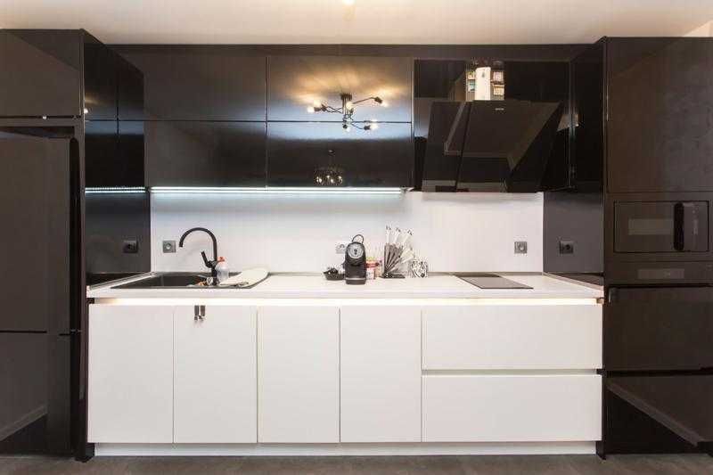 Продава се Четиристаен апартамент в София, Манастирски ливади - 123 кв.м за 838 €/кв.м - Снимка #2