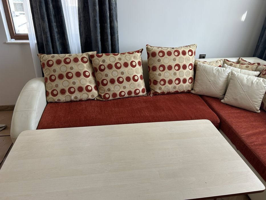 Ъглов диван + маса