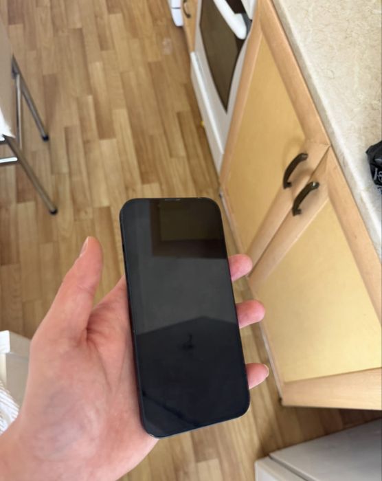 Срочно iphone 13 продам
