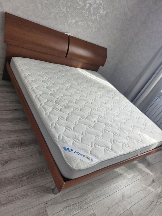 Срочно! Кровать 200×200 с матрасом