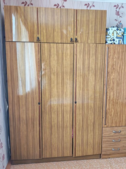 Продам шкафы б/у