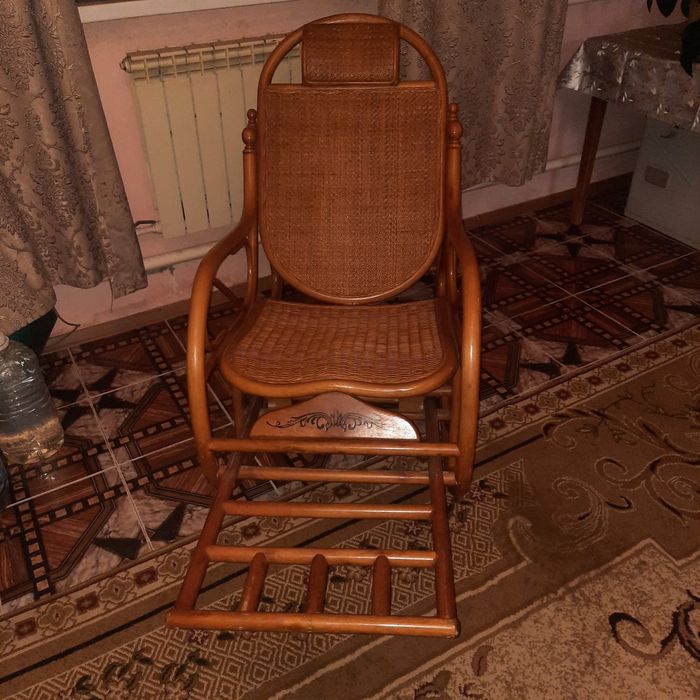 Продам кресло качалку