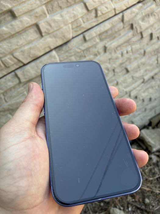 Iphone 16 blue.