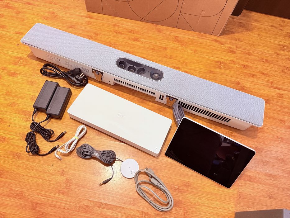 Sistem Videoconferinta Cisco Webex Codec Plus 4K, 4 camere, complet