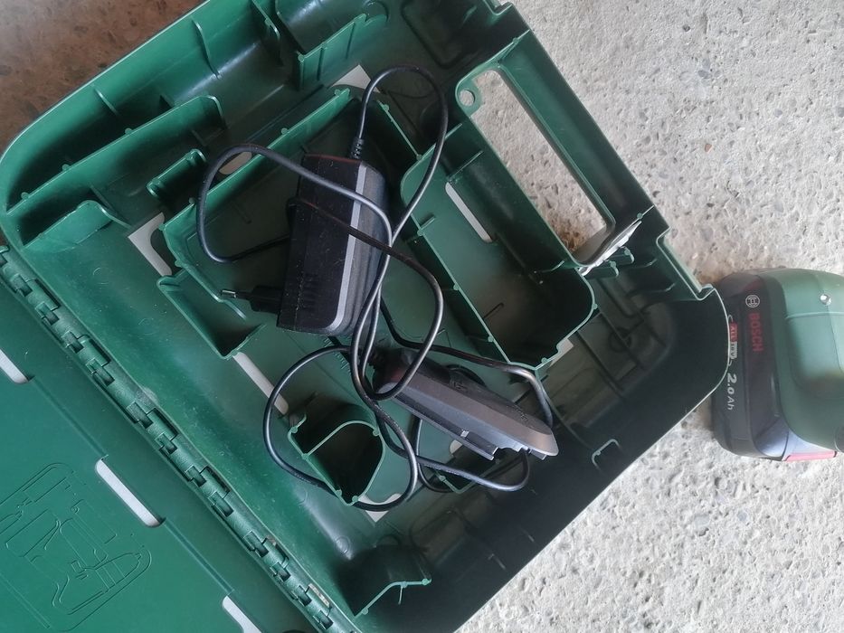 Autofiletanta Bosch EasyDrill 18V, trusa completa, foarte puțin folosi