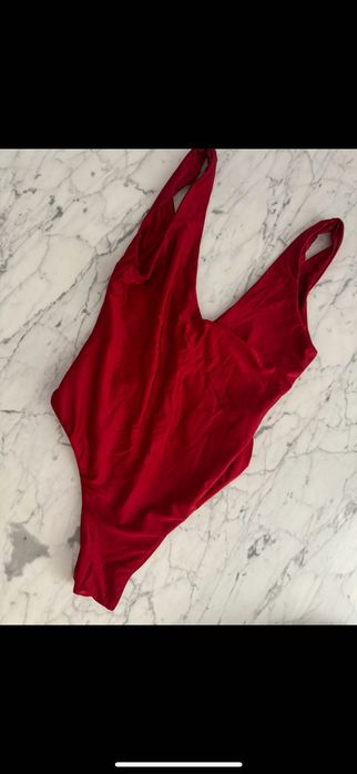 Продавам няколко чифта бански, нови, с лепенки, леопардов принт, бял