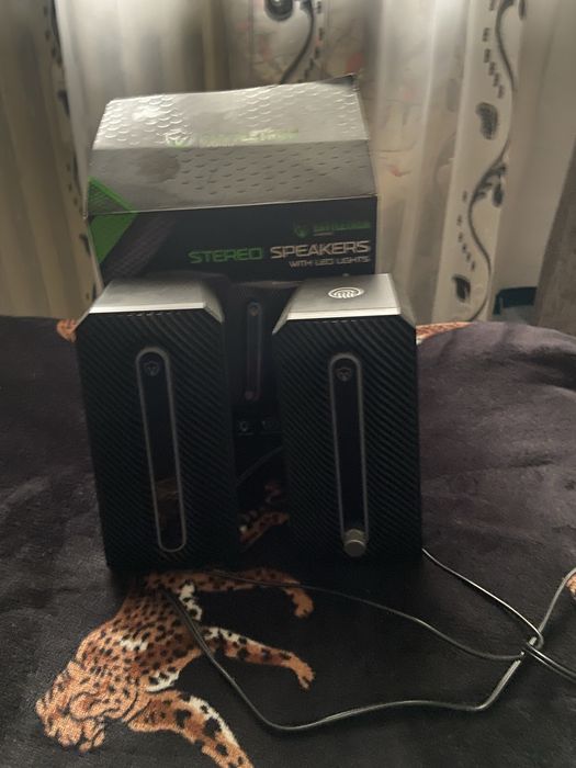 Boxe gaming cu mufa