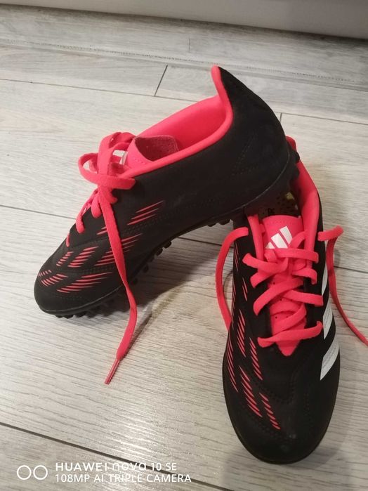 Футболни Стоножки Adidas Predator
