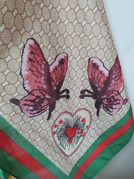 Шалове Acne Studio, Dior.Louis Vuitton,Burberry Tommi Hilfiger