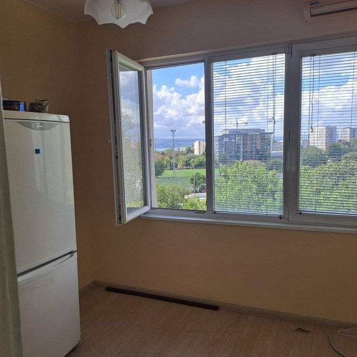 Дава се под наем Двустаен апартамент в Варна, Победа - 50 кв.м за 342 € - Снимка #1