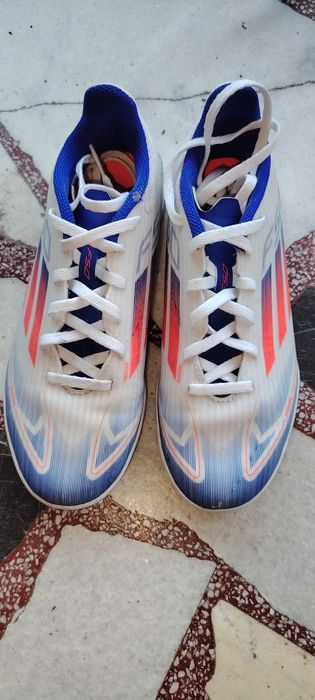 Бутонки Adidas и Nike