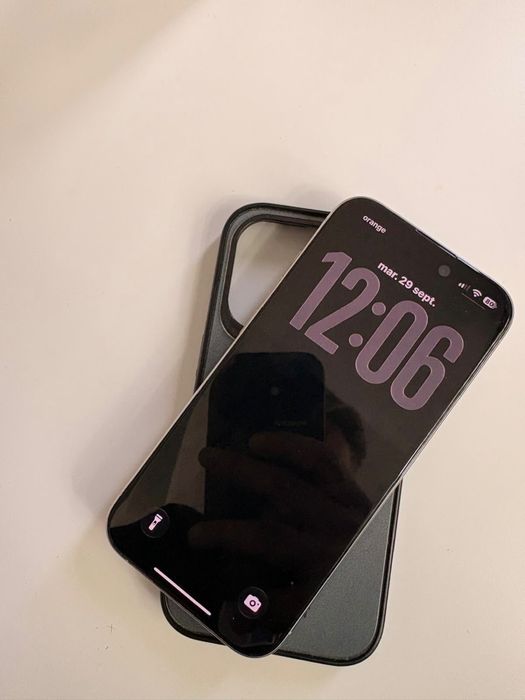 Vand iphone 15 Pro impecabil
