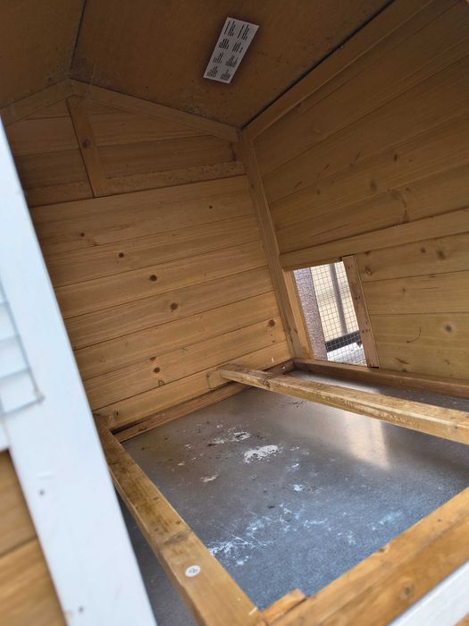 Coteț pentru găini