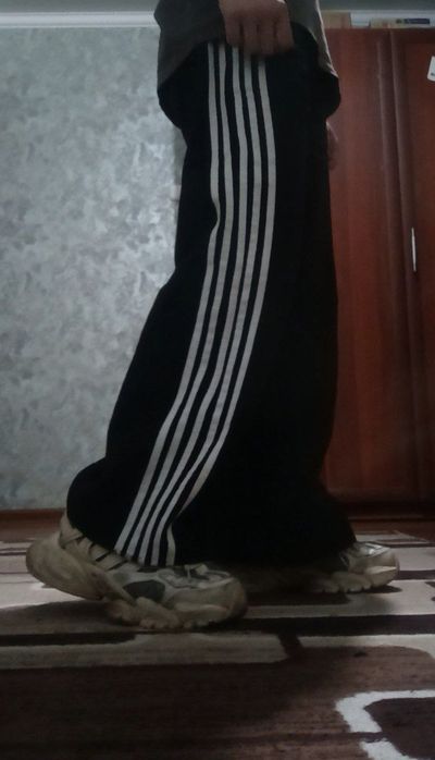 Широкие джинсы хрв