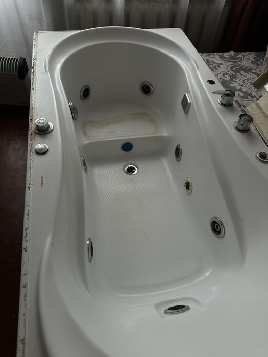 Отдам даром ванную