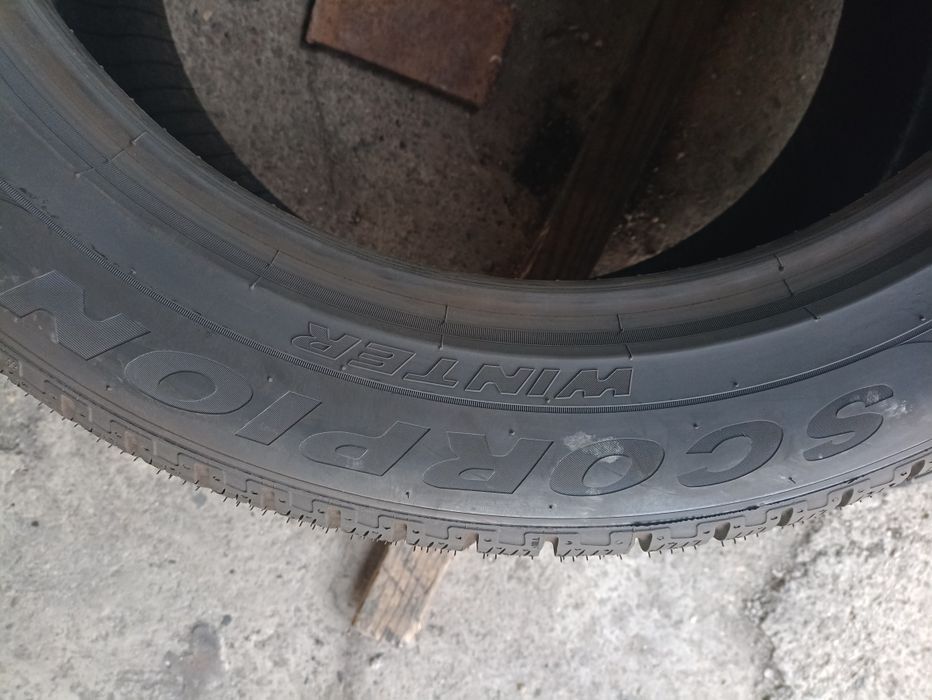2 anvelope NOI de iarna Pirelli 295/45 R20 dot 3717