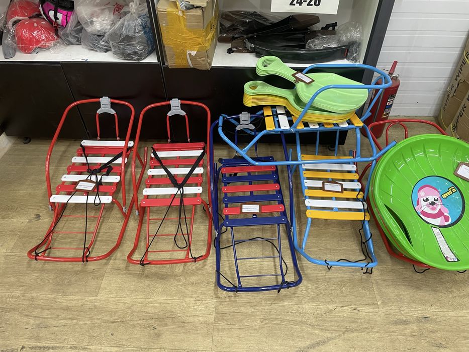 Зимние тюбинги, ватрушки, санки