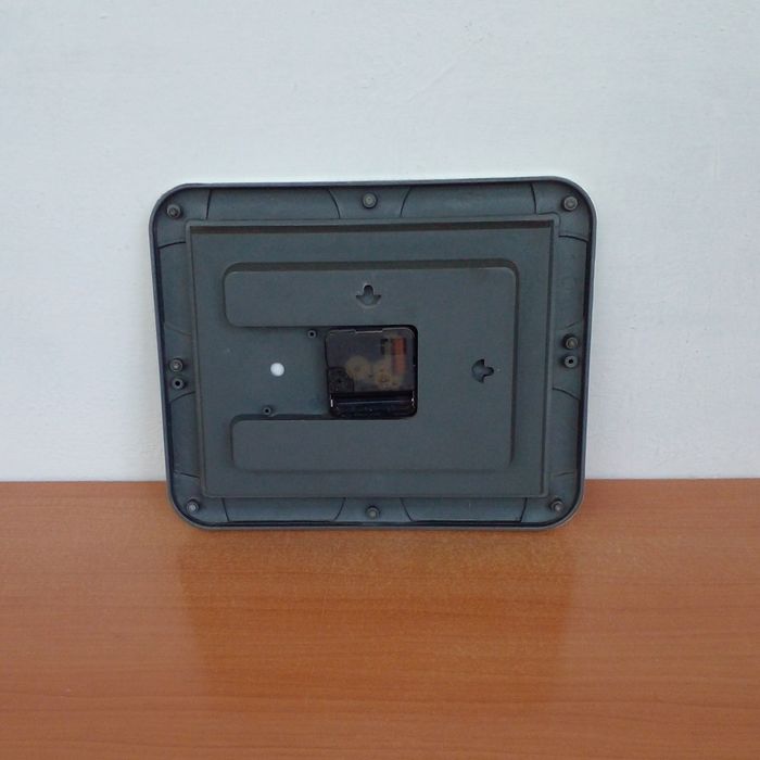 Красивые настенные часы