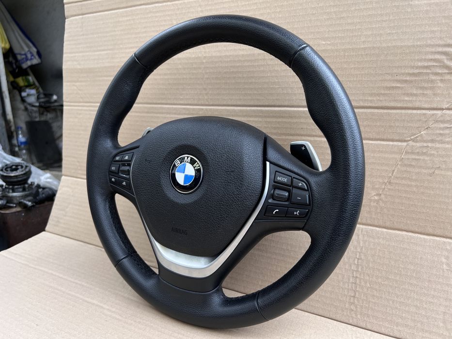 BMW F30/31/32 Волан с пера и всички копчета.