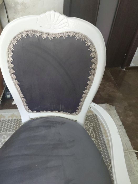 Retapitam scaune si le vopsim