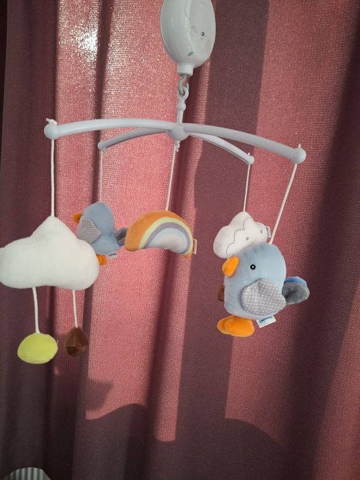 CHIPOLINO Музикална въртележка за легло и кошара ШАРЕНА ДЪГА