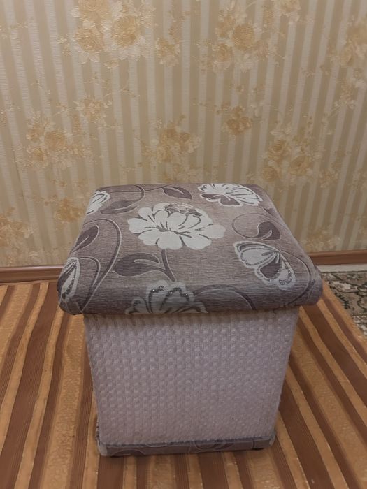 Продам пуфик для прихожей
