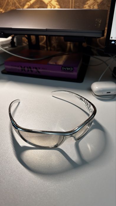 Очки в стиле Y2K