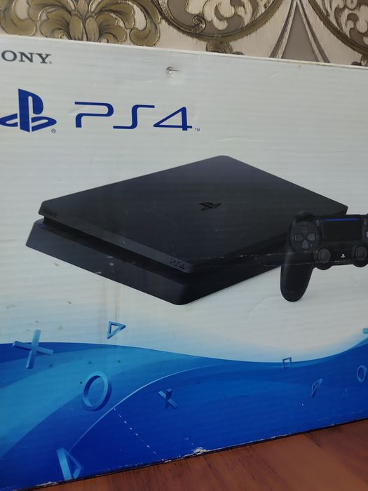 Play station 4 slim