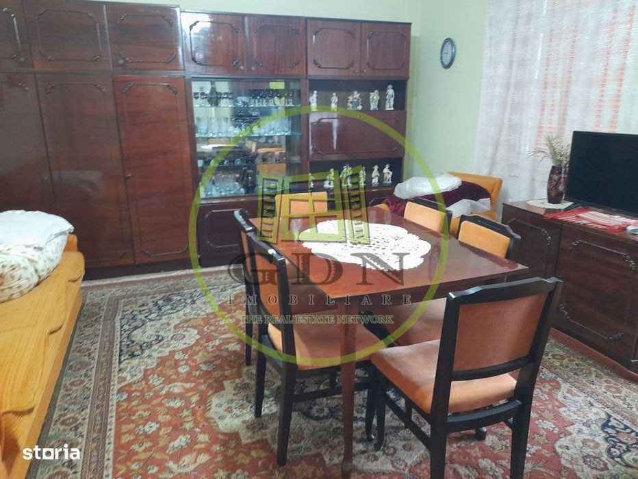 Apartament 2 camere de vanzare la casa  str.Plopului  Fagaras  jud. Br