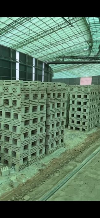 Кирпич упакованы Pochkali pishgan gisht bor dostavka hizmatlari bor