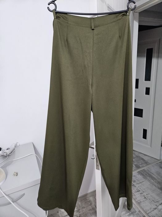 Pantaloni kaki de vara