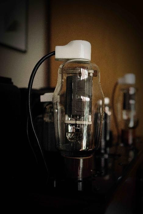 Hi-End клас А еднотактов (сингъл-енд) лампов усилвател A