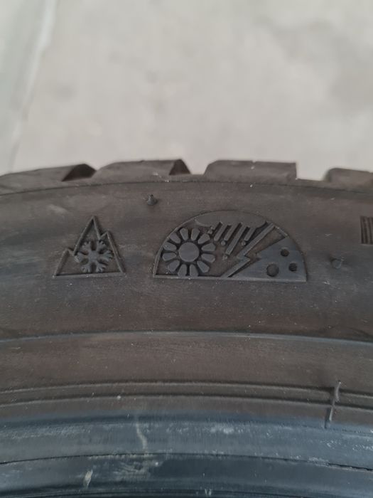 Всесезпнни гуми 2 броя BRIDGESTONE WeatherControl A005 225 40 R18 дот 1621
