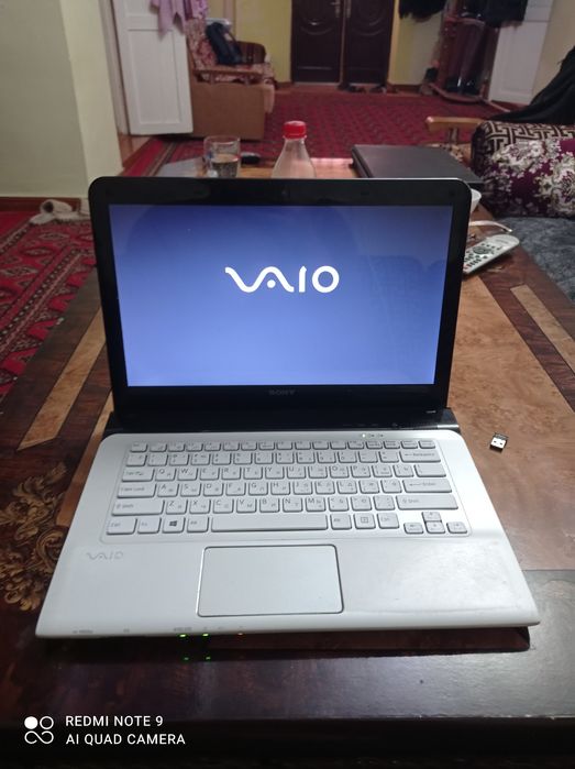 Ноутбук сотилади