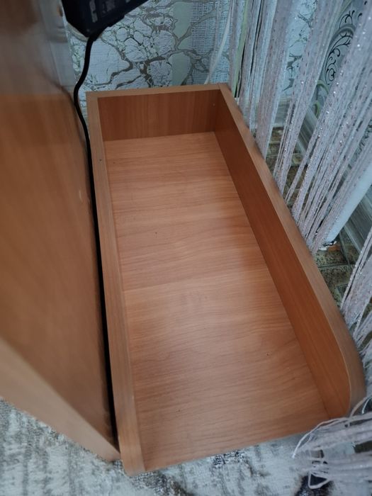 Продам стол Б/У для компьютера