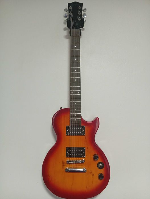 Vând chitara mcgrey les paul că noua
