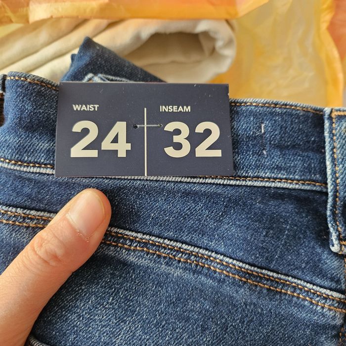 Blugi noi Tommy pret bun