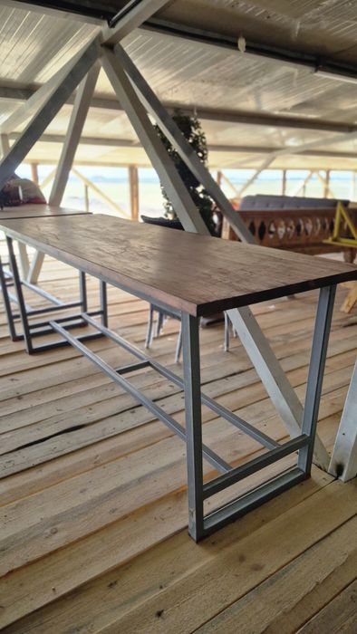 Диваны, столы мебель и оборудование