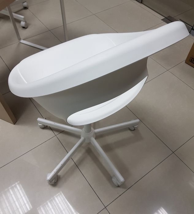 Детско бюро или въртящ се стол