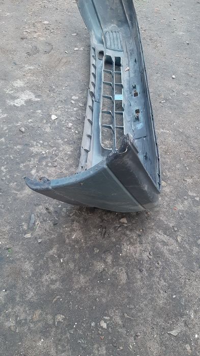 продам передний бампер ниссан санни