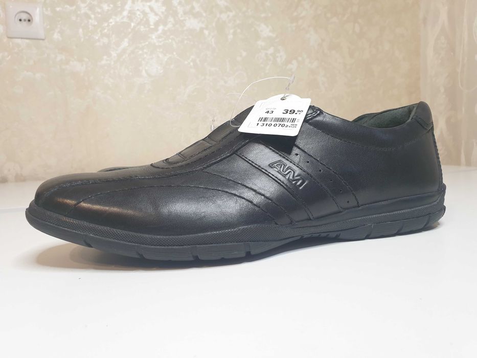 Продается обувь новая с Германии.