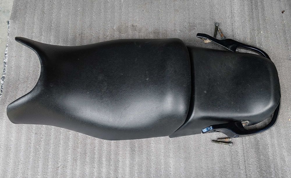 Sa (scaun) pilot si sa pasager Suzuki GSX600F