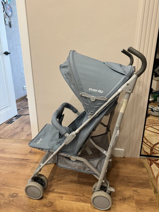 Продам коляску трость