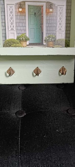 Ключница из дерева домик