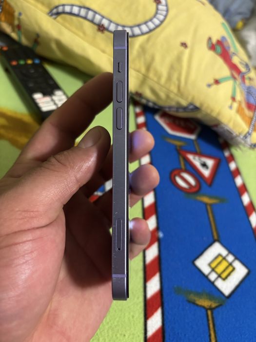 Iphone 12  spate spart 128g