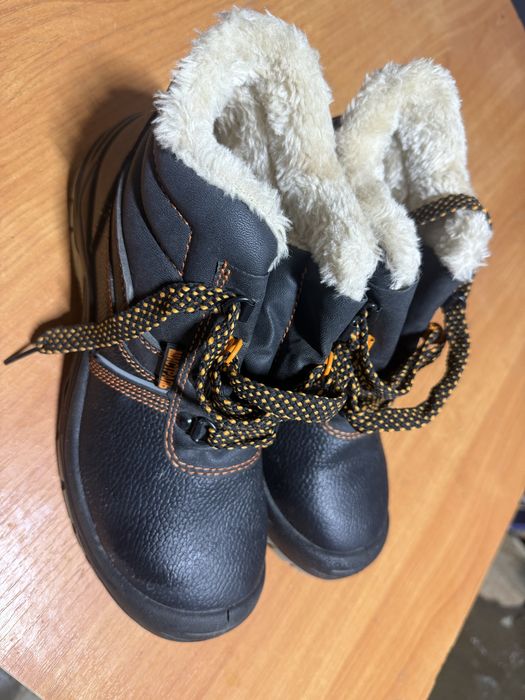 Рабочая обувь размер 40